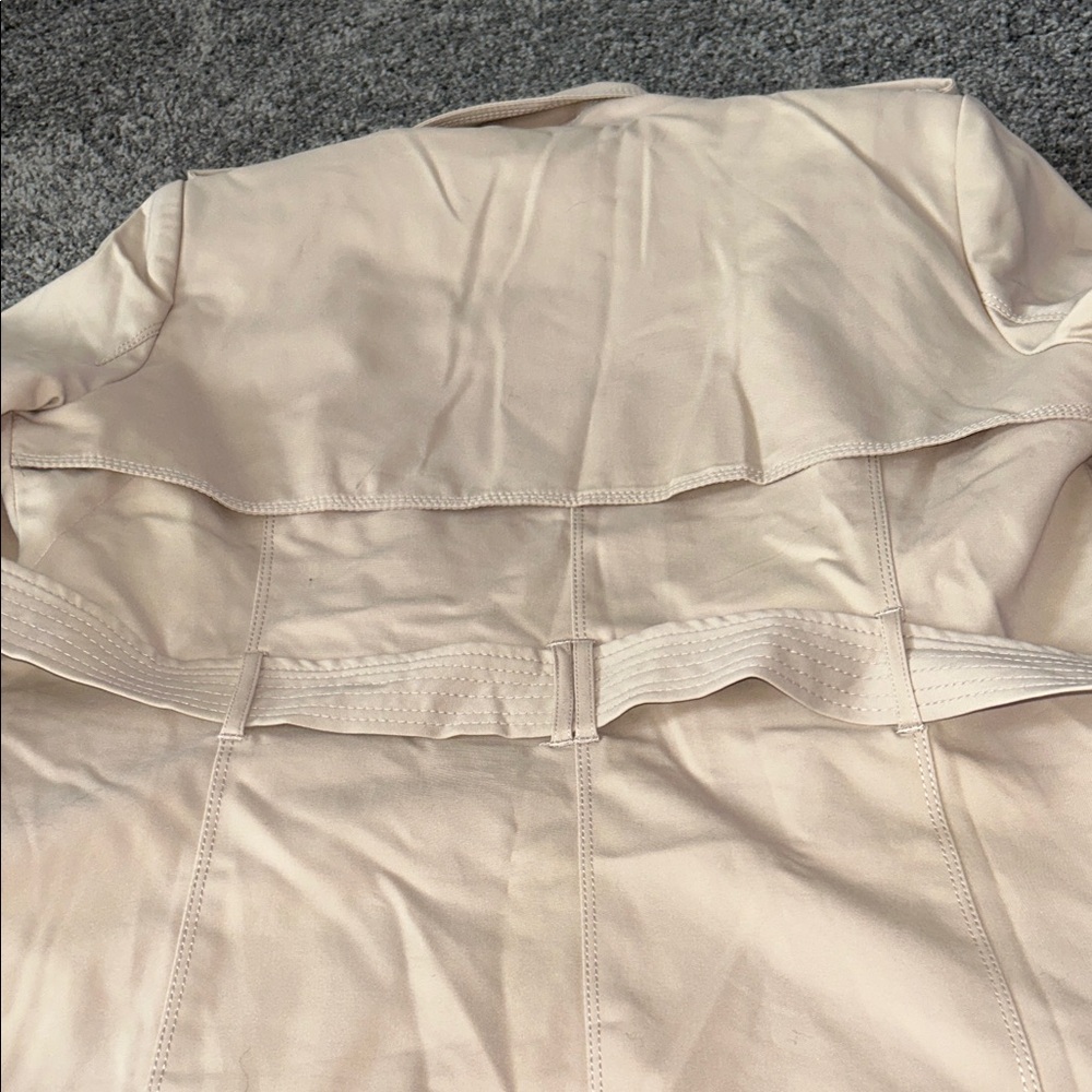 Elegant Cream Trench Coat for Women - Picture 13 of 13